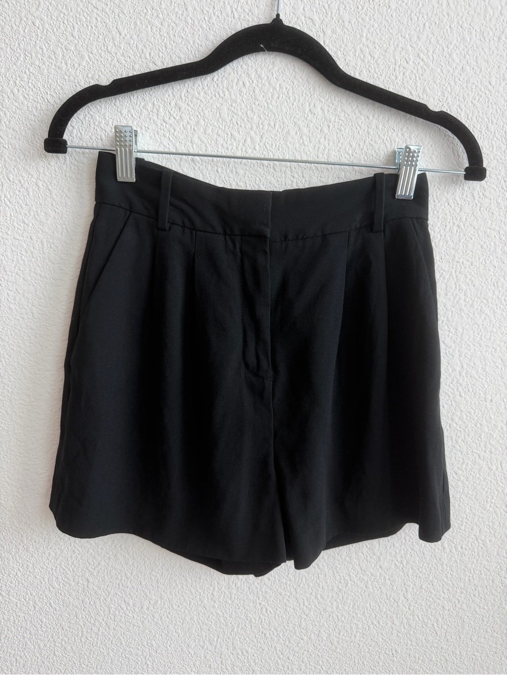 Aritzia Babaton Trouser Short Black Size 0